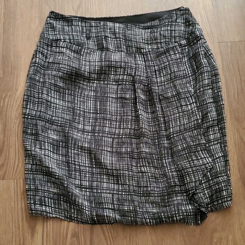 Stylish Black and White Checkered Mini Skirt